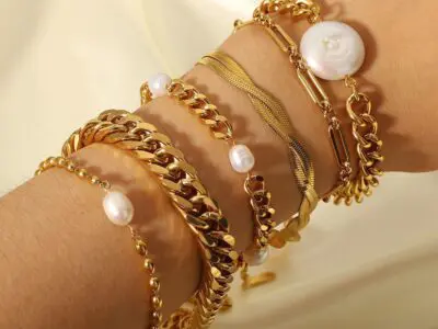 Gold-Plated Shell OT Buckle Cross Bracelet with Cuban Chain