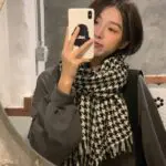 Elegance Meets Warmth/ Thousand Birds Check Scarf Shawl