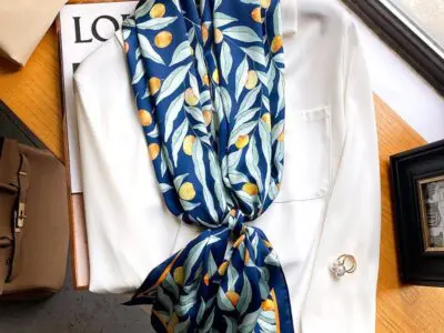 Sun Protection with Style: Women’s Mid-Length Scarf – Simple and Elegant