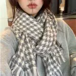 Elegance Meets Warmth/ Thousand Birds Check Scarf Shawl