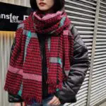 Elegance Meets Warmth/ Thousand Birds Check Scarf Shawl