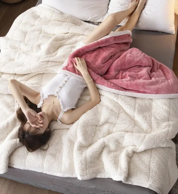 Luxurious Solid Winter Blankets – Super Soft Fleece Throws for Twin Bedding and Cozy Home Décor