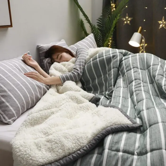 Luxurious Solid Winter Blankets – Super Soft Fleece Throws for Twin Bedding and Cozy Home Décor