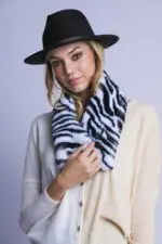 Stylish Zebra Print Faux Fur Scarf- Elevate Your Look with Animal-Inspired Elegance