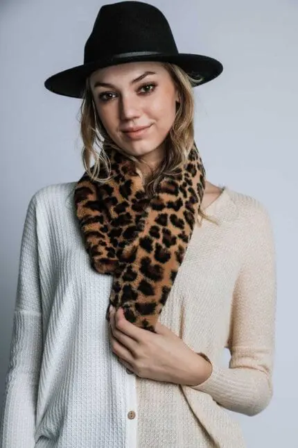 Stylish Leopard Print Faux Fur Scarf- Elevate Your Look with Trendy Animal Print Accessories