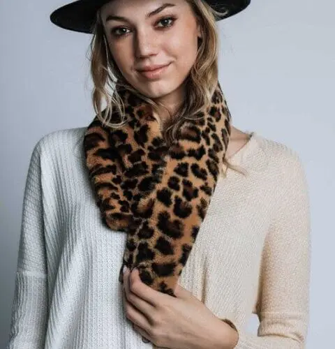 Stylish Leopard Print Faux Fur Scarf- Elevate Your Look with Trendy Animal Print Accessories