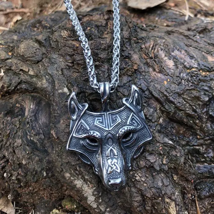 Handcrafted Norse Grey Wolf Head Pendant Chain- Embrace Viking Spirit with Artisan Craftsmanship