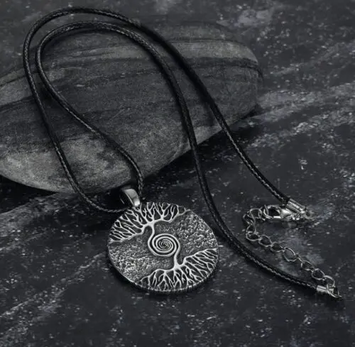 Elegant Stainless Steel Celtic Pendant Necklace – Symbol of Growth and Connection