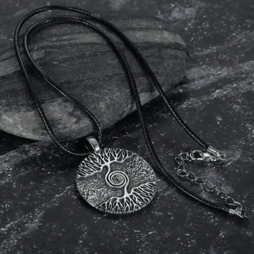 Elegant Stainless Steel Celtic Pendant Necklace – Symbol of Growth and Connection