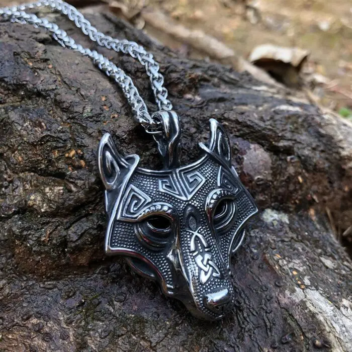 Handcrafted Norse Grey Wolf Head Pendant Chain- Embrace Viking Spirit with Artisan Craftsmanship