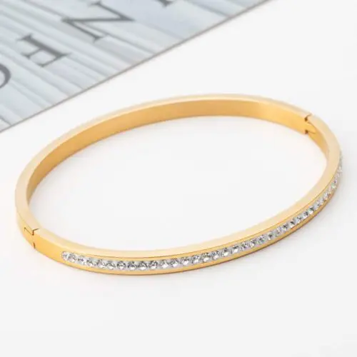 Sleek Diamond-Opening Stainless Steel Bracelet – Sophisticated Elegance in Every Detail