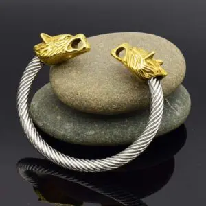 Epic Asgard Grey Wolf's Head Bracelet – Channel the Spirit of the Norse with Intricately Crafted Design