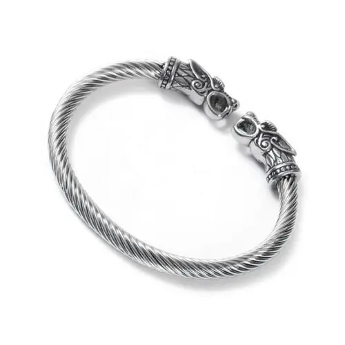 Epic Asgard Grey Wolf's Head Bracelet – Channel the Spirit of the Norse with Intricately Crafted Design