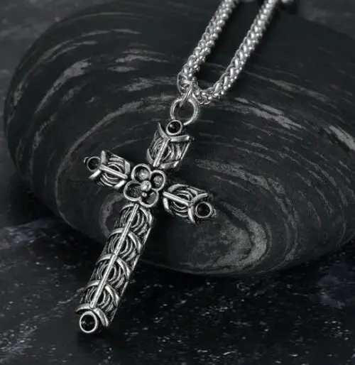 Legendary Circular Horn Rune Pendant Chain – Embrace Norse Symbolism with Handcrafted Elegance