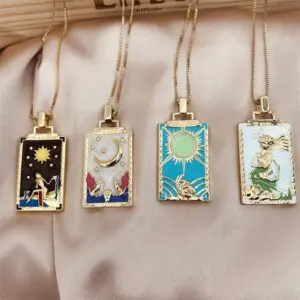 Captivating Retro Oil Painting Pendant Necklace – Copper-Plated Vintage Charm with Zircon Accents