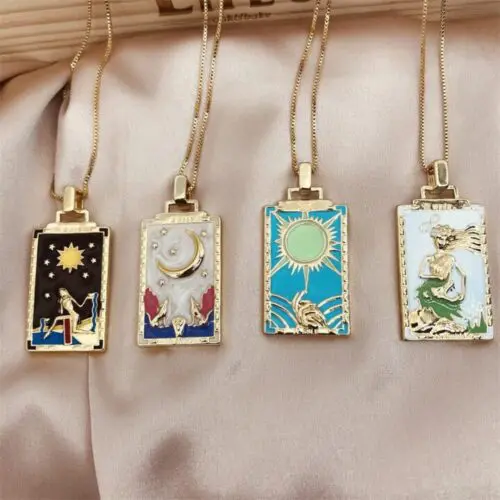 Captivating Retro Oil Painting Pendant Necklace – Copper-Plated Vintage Charm with Zircon Accents