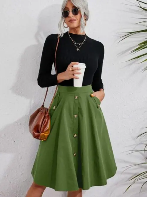Chic Button-Front Midi Skirt with Convenient Pockets