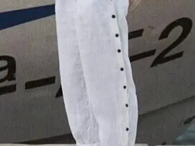 Simple Casual Pants with Pockets in Solid Color