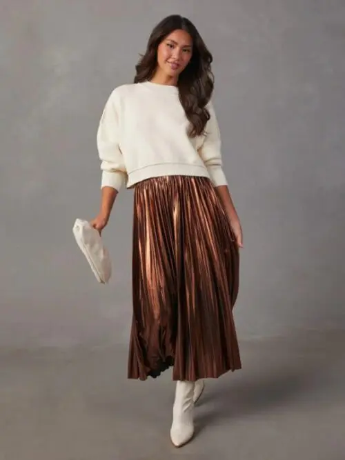 New High-Waisted A-Line Mid-Length Skirt with Shimmering Pleats