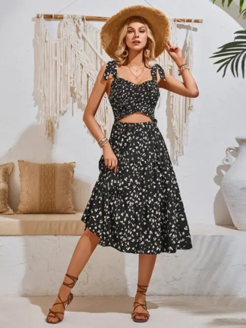 Tie-Strap Dress Featuring a Chic Hollow Design