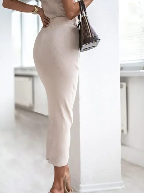 Stylish Midi Skirt with Button Slit in a Solid Color