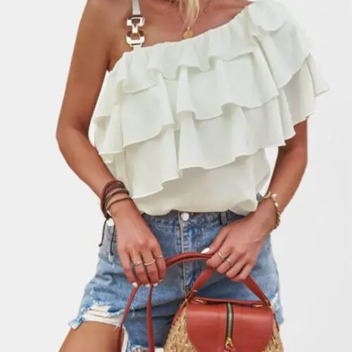 Stylish Ruffled Halter Top – Perfect for Summer and Elevating Your Look