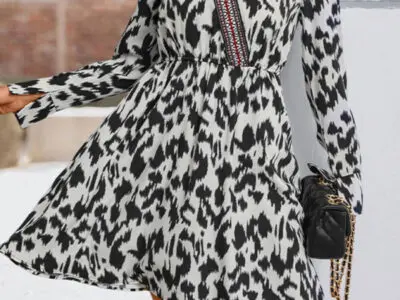 Chic and Trendy- Fashion New V-Neck Long-Sleeved Printed Dress