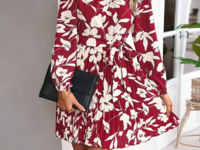 Relaxed Long-Sleeved Round Neck Pleated Dress