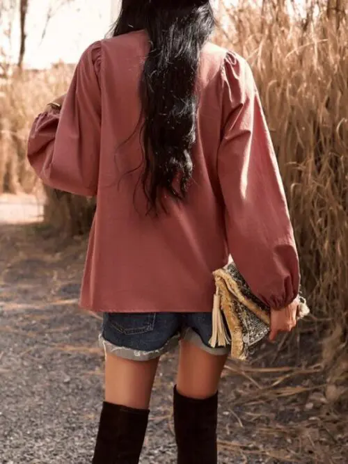 Chic Solid Color V-Neck Long-Sleeved Top for Stylish Commuting