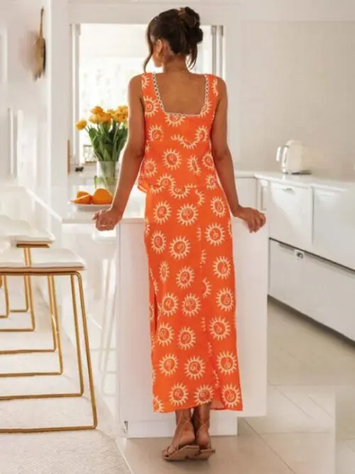 New Lace-Spliced Square Neck Top and Printed Long Skirt Suit with Hem Slit