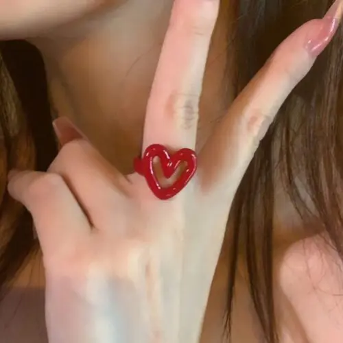 Ladies Elegant Heart Shaped Open Ring – Lightweight Resin Fashion Accessory for Daily Wear and Banquets
