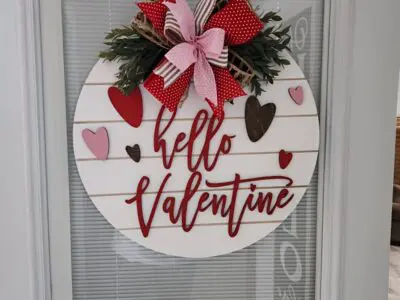 Vintage Wooden Sign | "Hello Valentine" 3D Door Sign - Rustic Farmhouse Decor with Heart Accents for Valentine’s Day