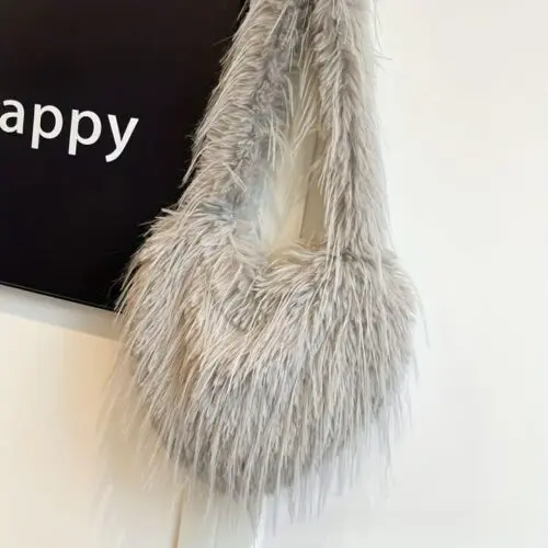 Chic Heart Shaped Faux Fur Shoulder Bag with Tassels – Large Capacity Crossbody Purse for Women