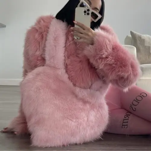 Women Fashion Pink Heart Shaped Furry Handbag – Fluffy Faux Fur Y2K Shoulder Bag, Spacious and Stylish