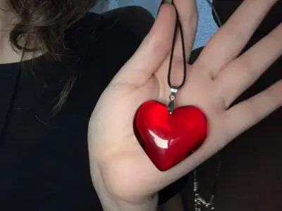Fashionable Red Heart Shaped Glass Pendant Necklace – Adjustable Chain, Y2K Jewelry Gift for Teen Girls & Women