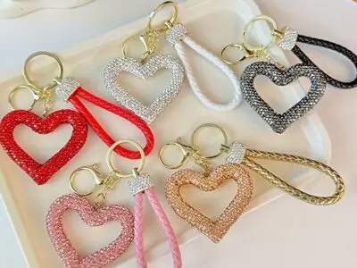 Resin Heart-Shaped Keychain with Rhinestones – Cartoon-Themed Keyring for Women, Christmas Gift