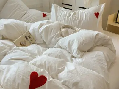 4pcs Modern Solid Color Heart Embroidered Bedding Set – Soft All-Season Polyester, Duvet Cover & Pillowcases