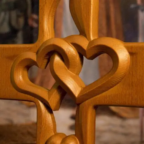 Elegant Wood Cross with Intertwined Hearts - 10 Inch Wall Hanging Decor, Love-Themed Indoor Art for Living Room, Valentine’s Day, and Weddings