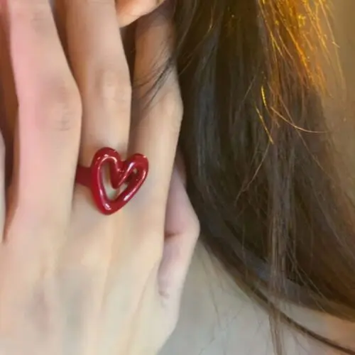 Ladies Elegant Heart Shaped Open Ring – Lightweight Resin Fashion Accessory for Daily Wear and Banquets