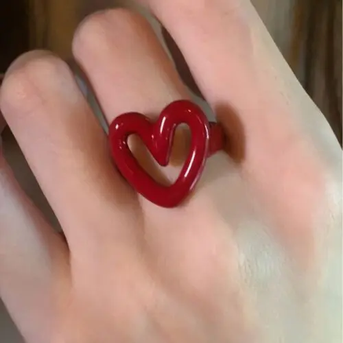Ladies Elegant Heart Shaped Open Ring – Lightweight Resin Fashion Accessory for Daily Wear and Banquets