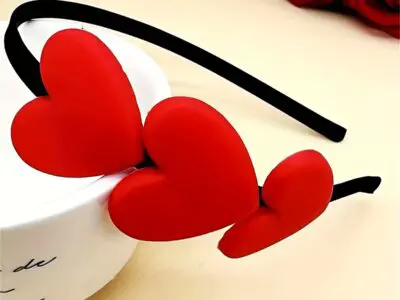 Vintage Red Heart Headband – Elegant Resin Hair Accessory for Women’s Festive & Daily Wear