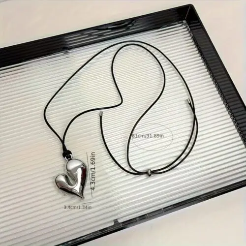 European & American Niche Irregular Love Pendant Necklace – Elegant Alloy Sweater Chain for Women