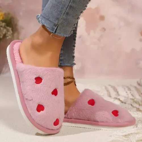 Cozy Heart Pattern Plush Winter Slippers for Women – Warm Indoor/Outdoor Shoes with Non-Slip EVA Sole