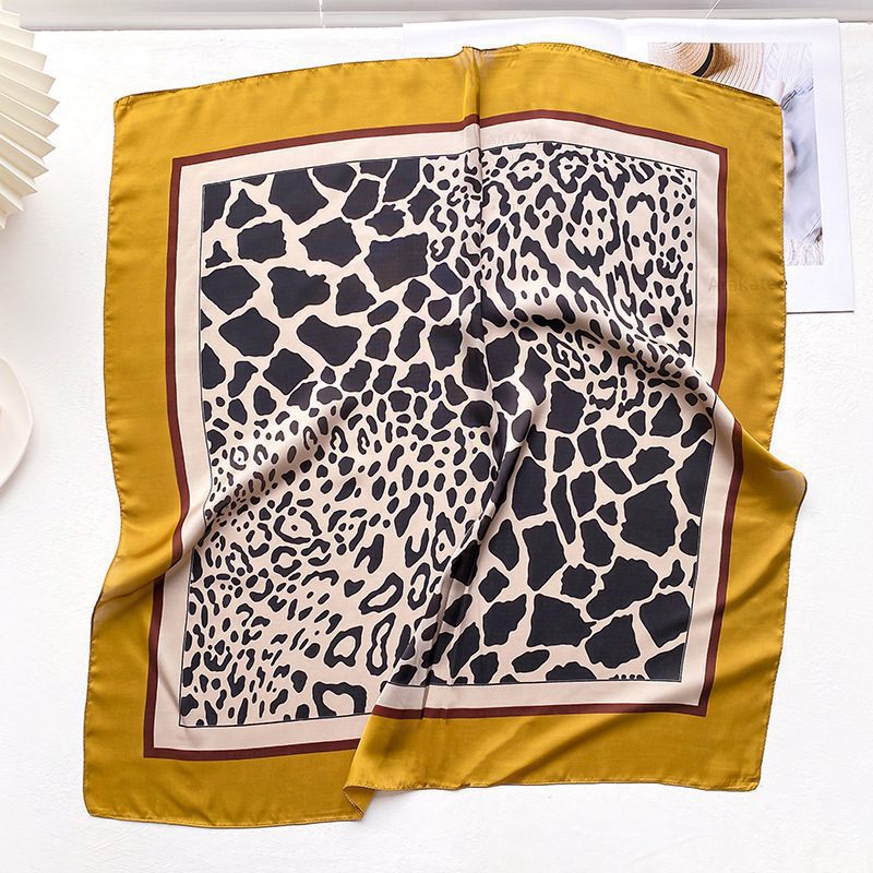 Stylish and Versatile Color-Matching Simulation Silk Square Scarf