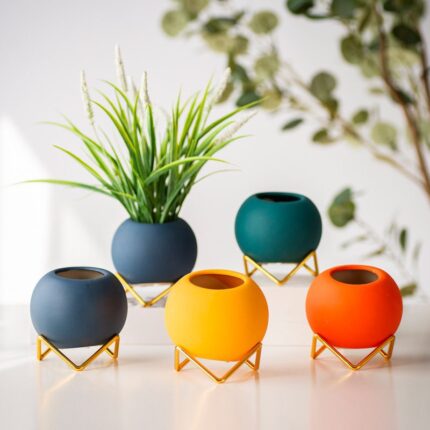 Unique Creative Ceramic Vase - Home Décor and Floral Arrangement
