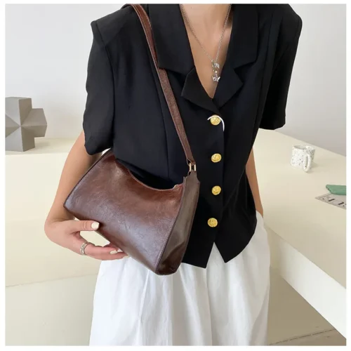 High-Capacity, Simple Wide Strap Bucket Crossbody Bag for Fashionable Women