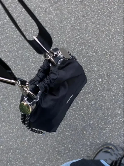 Chic Mini Crossbody Bag: Luxe Designer Shoulder Bag, Embracing the Latest Trend in Fashion