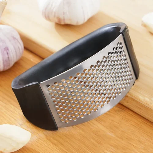 Handheld Garlic Mincer and Vegetable Chopper – Essential Kitchen Tool
