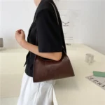 High-Capacity, Simple Wide Strap Bucket Crossbody Bag for Fashionable Women