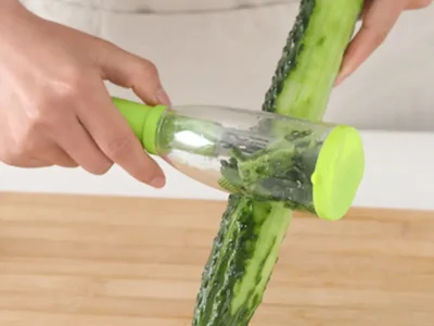 Versatile Storage Peeling Knife - Essential Kitchen Tool for Peeling Vegetables and Apples